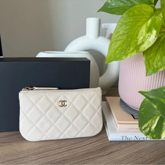 CHANEL Matelasse Classic Mini O Pouch Cream Caviar Leather - Picture 3 of 9